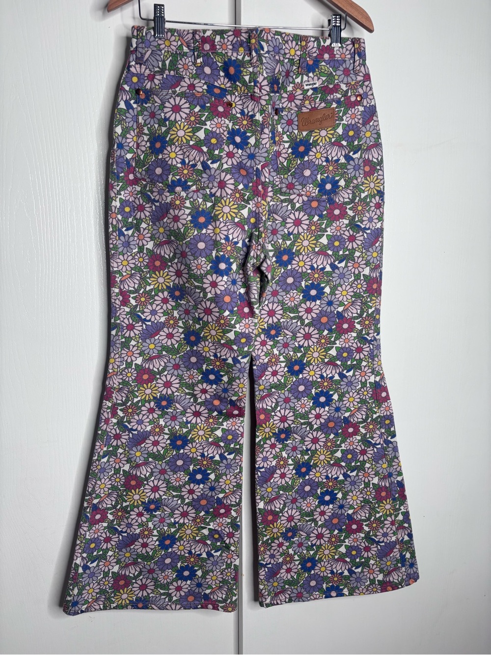 Wrangler "Wanderer" High Rise Floral Flare Jeans Size 31 - Picture 8 of 12